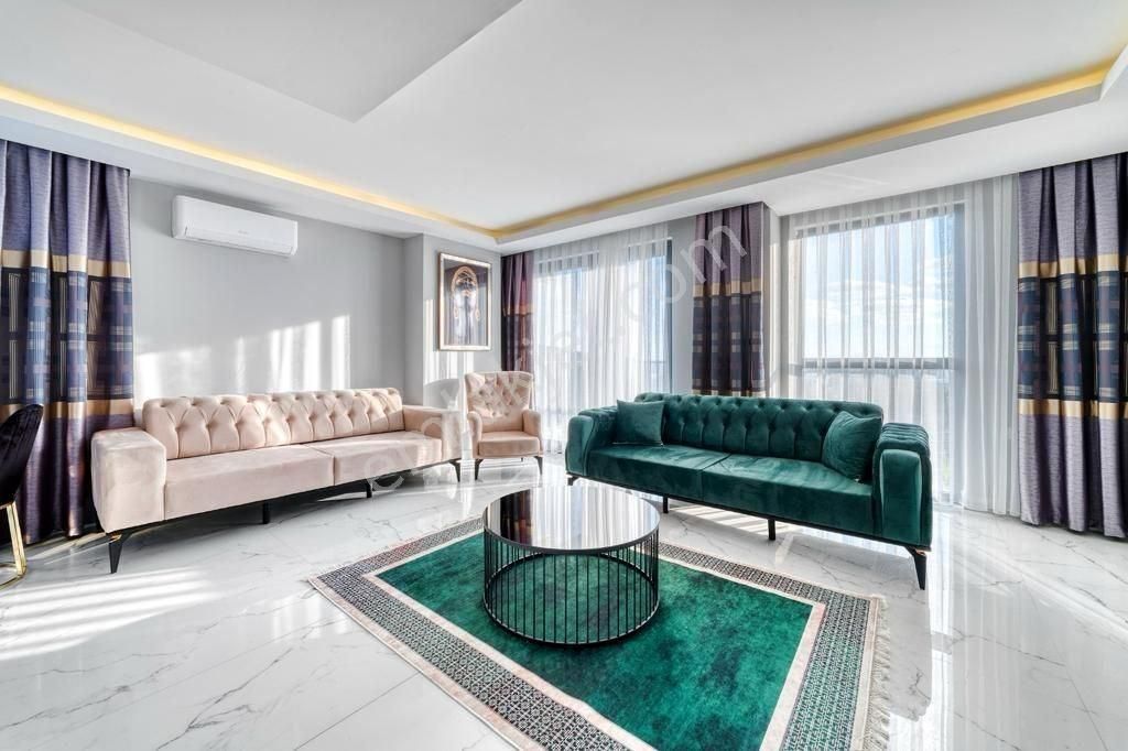 Alanya Mahmutlar 2+1 Lüks Site İçerisinde Satılık Mobilyalı Daire
