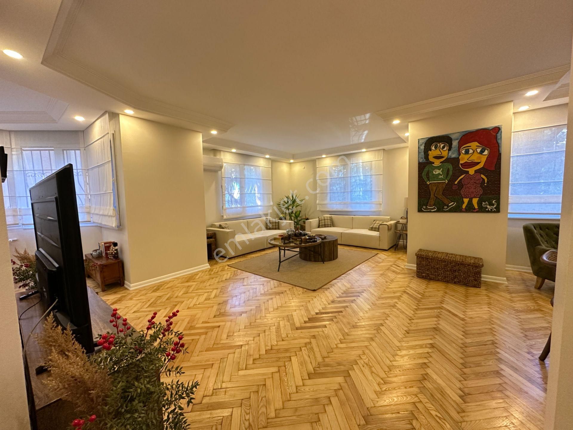 Altunizade Erzurum Sitesi Taşınmayahazır 220m2 Satılık 3+1 Daire
