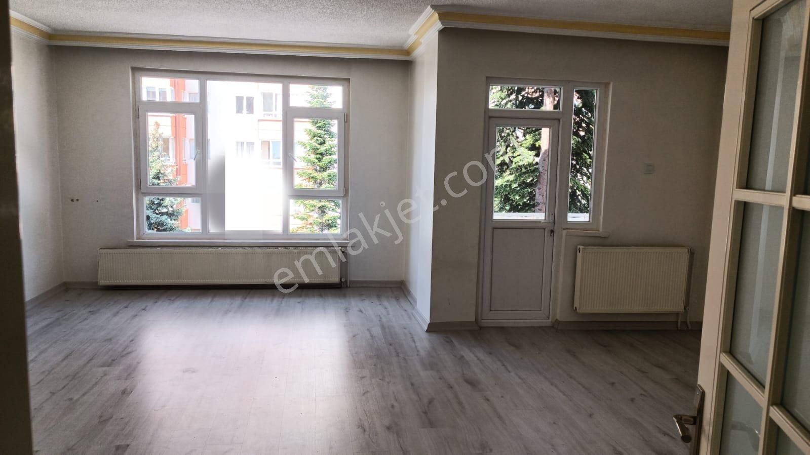 İlker Caddesinde Kiralık 4+1 Dubleks