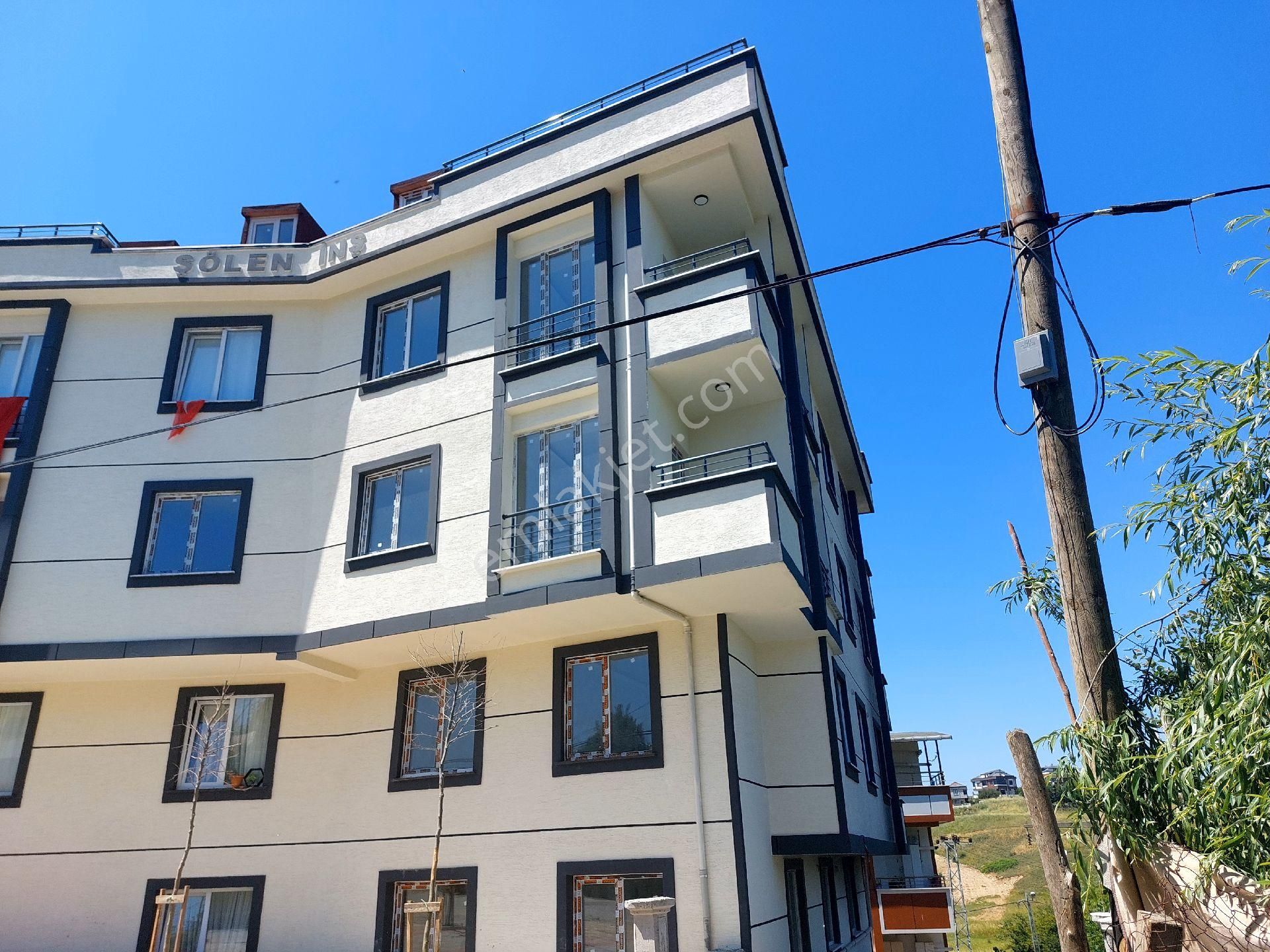 Arnavutköy Haraçlı Karli Bayır De Satılık Daire 3.kat 2+1 95 M2