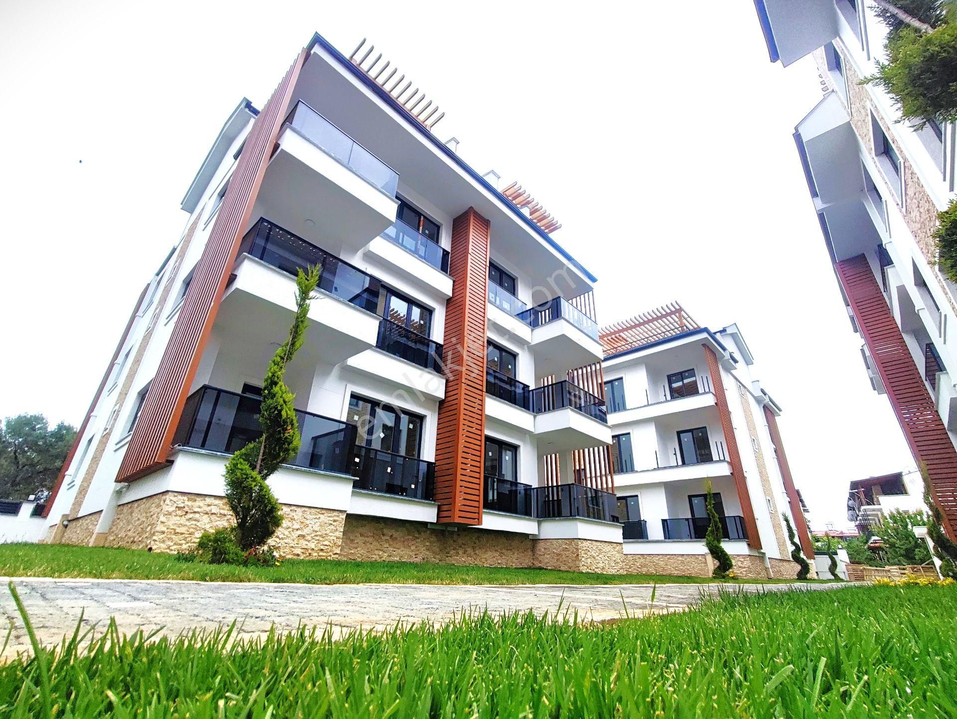 Aygül'den Akçay'da Havuzlu Ultra Lüks Sitede Sıfır Şık Dizayn Yüksek Krediye Uygun 2+1 Satılık Daire