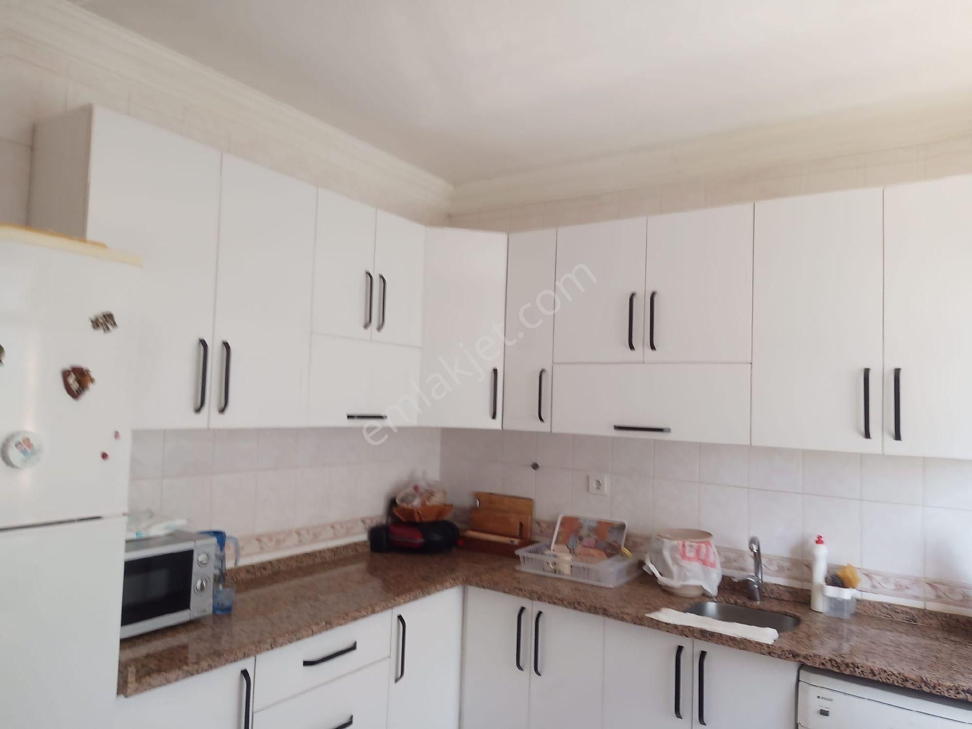 Satılık Beykoz Ortaçeşme Bağüstünde Deniz Manzaralı 3 Katlı Bina - Görsel 5