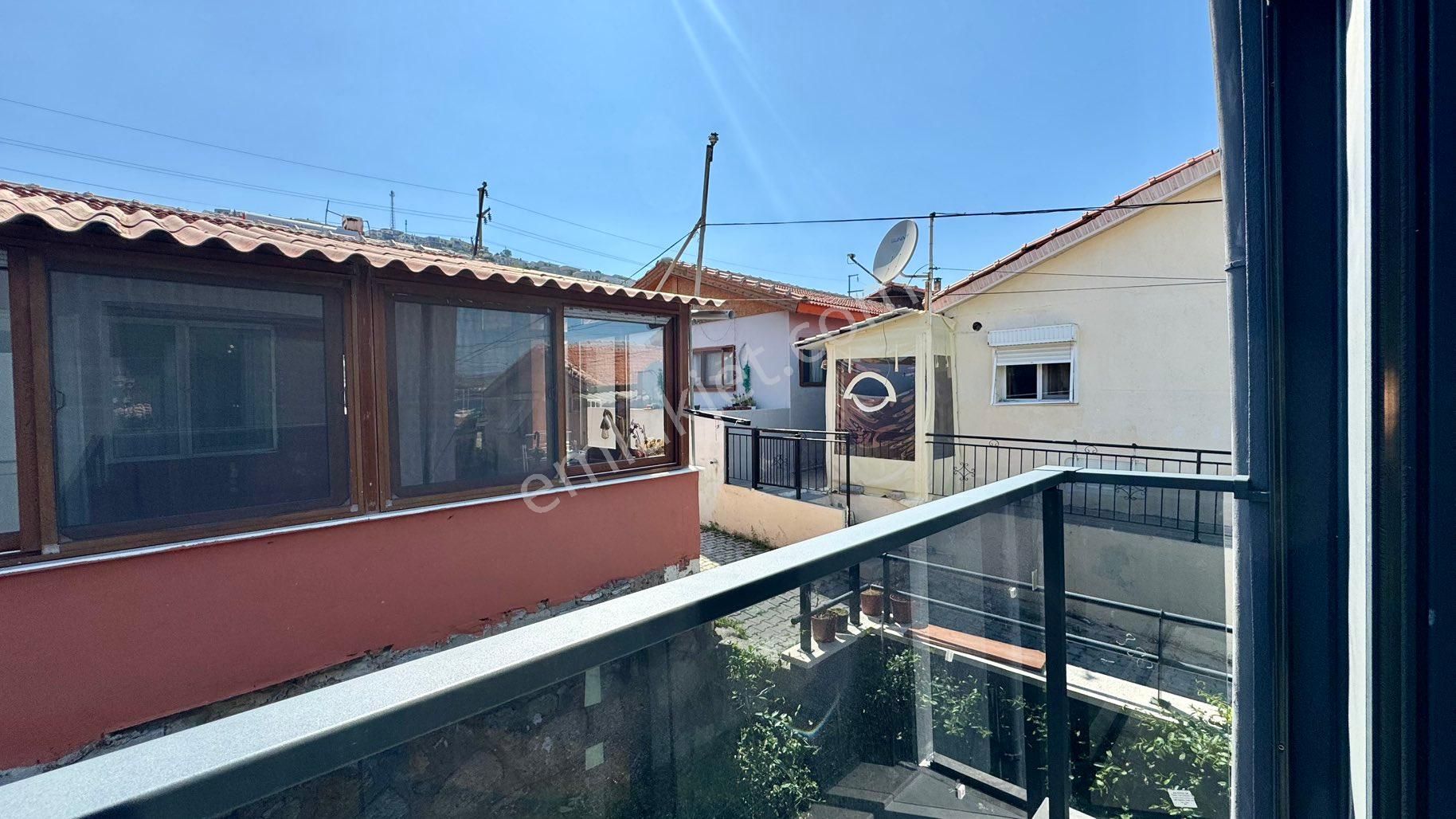 Eski Foça Atatürk Mahallesi’nde Modern Mimarili 2 Katlı Yeni Villa - Görsel 22