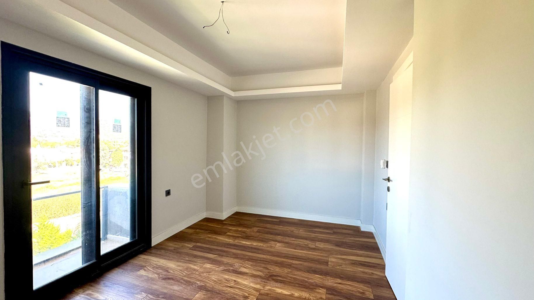 Eski Foça Atatürk Mahallesi’nde Modern Mimarili 2 Katlı Yeni Villa - Görsel 28