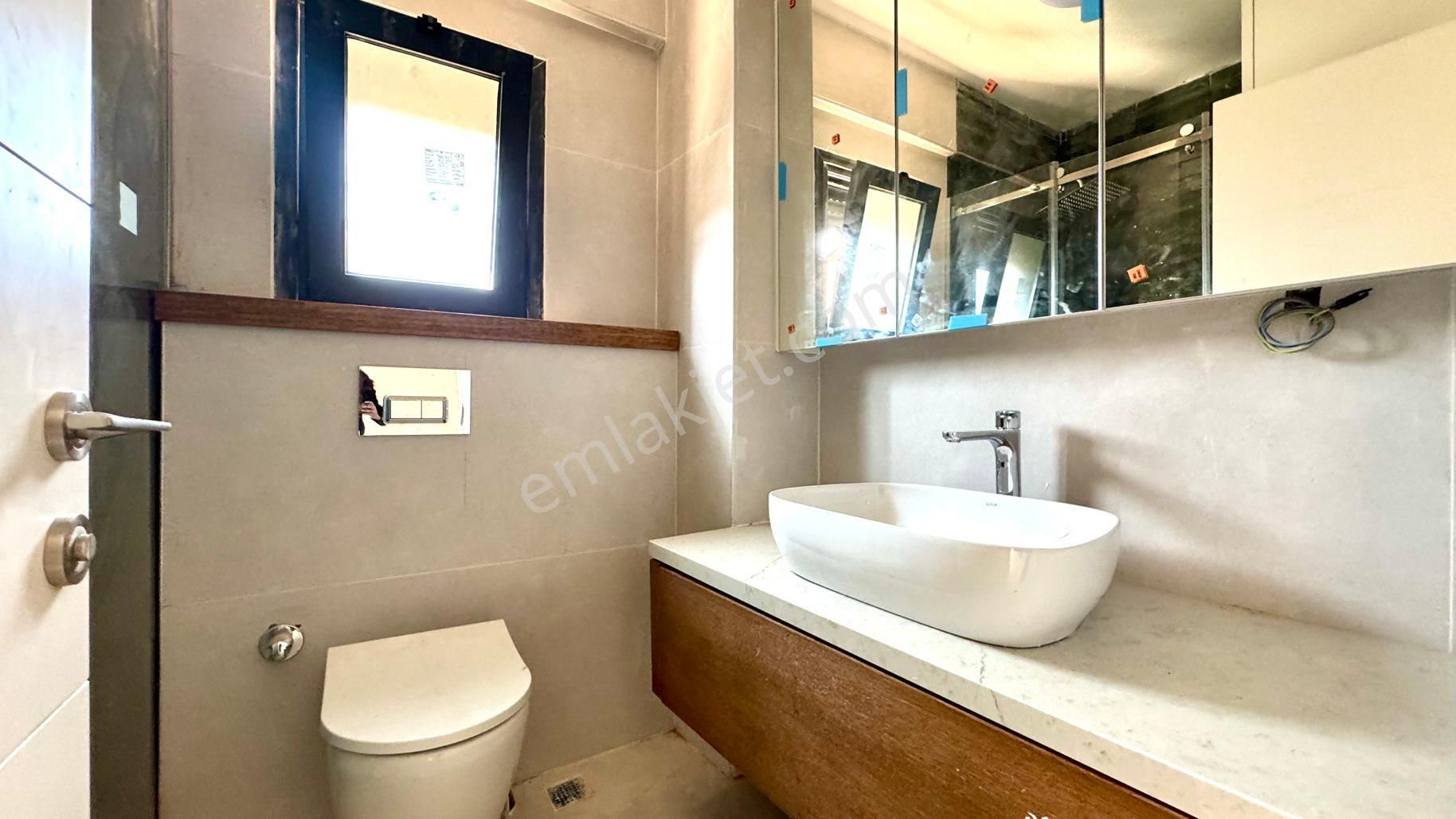 Eski Foça Atatürk Mahallesi’nde Modern Mimarili 2 Katlı Yeni Villa - Görsel 23