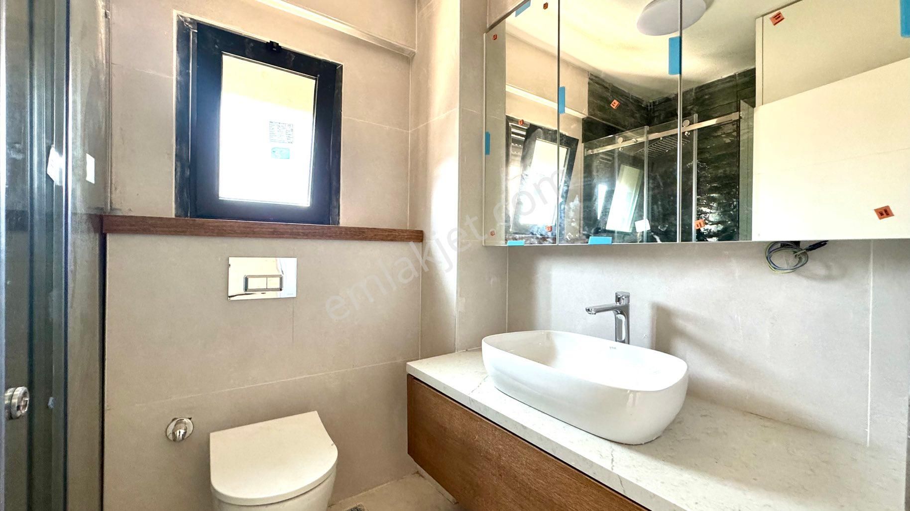 Eski Foça Atatürk Mahallesi’nde Modern Mimarili 2 Katlı Yeni Villa - Görsel 24