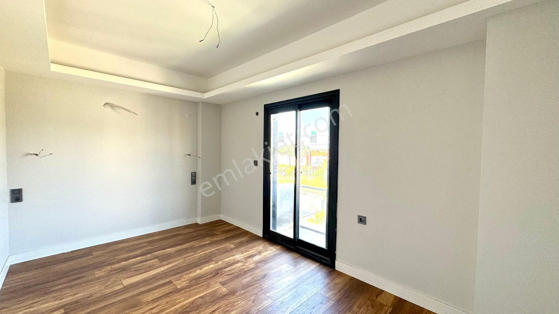 Eski Foça Atatürk Mahallesi’nde Modern Mimarili 2 Katlı Yeni Villa - Görsel 27