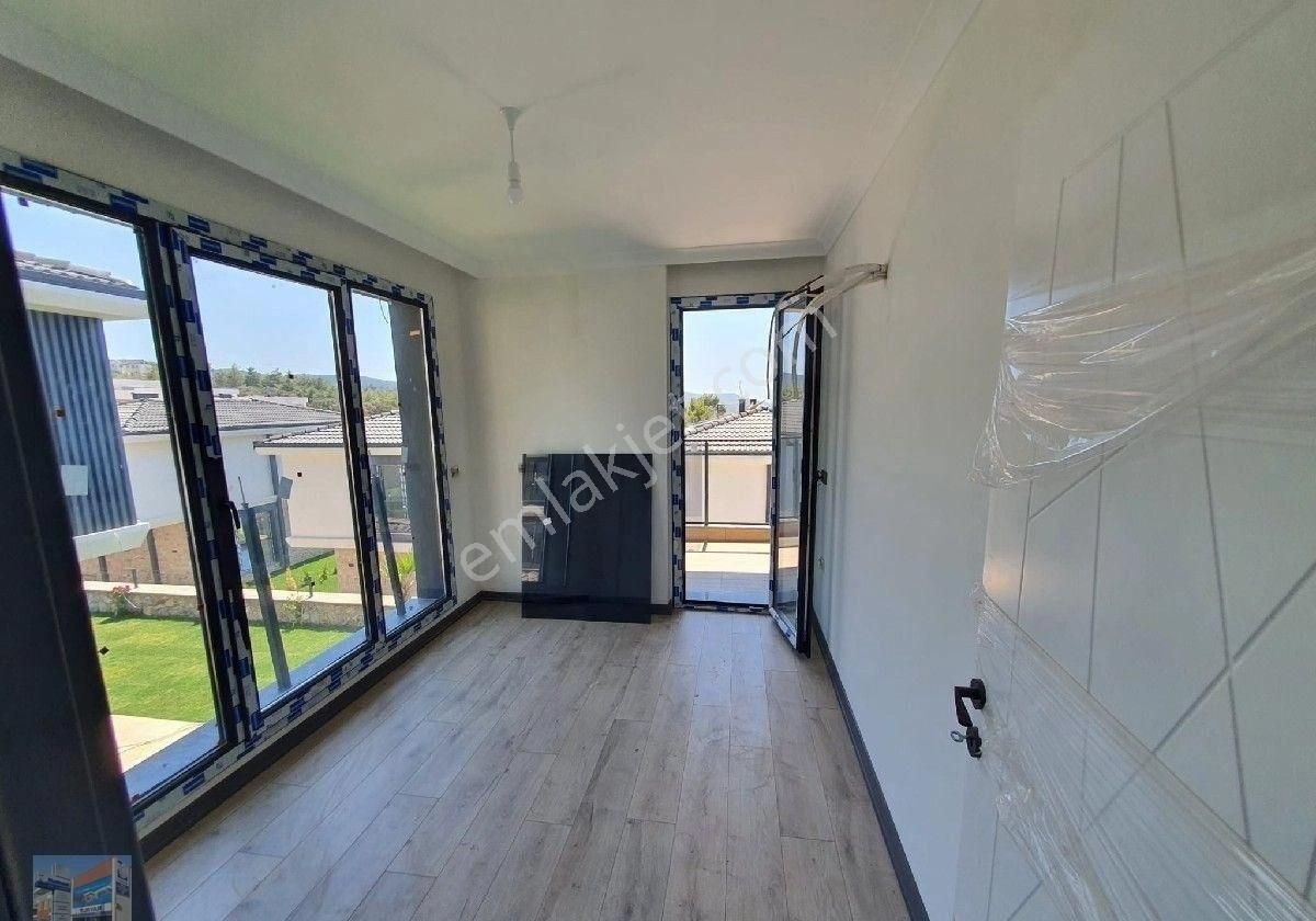 Fırsatlı Müstakil Köşe Villa - Görsel 2