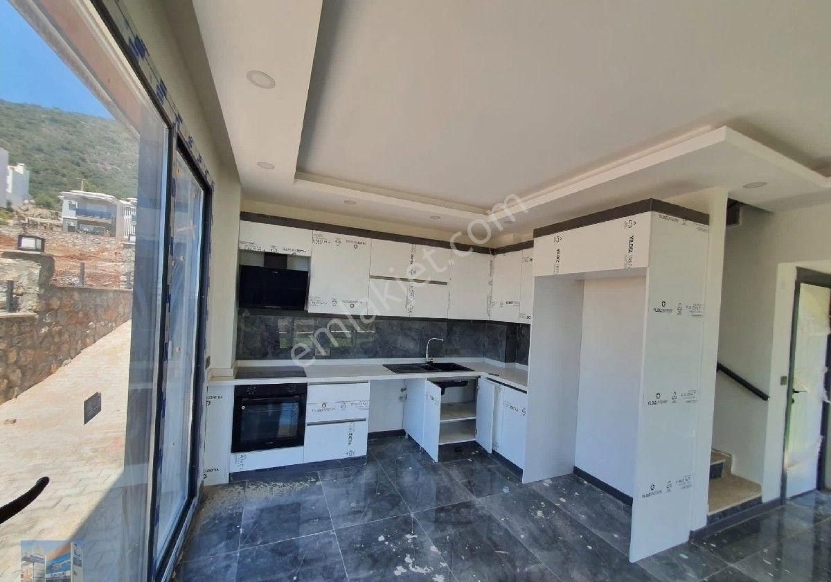 Fırsatlı Müstakil Köşe Villa - Görsel 12