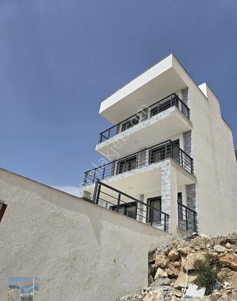 Didim Akbük'te 3+2 Full Deniz Manzaralı Villa