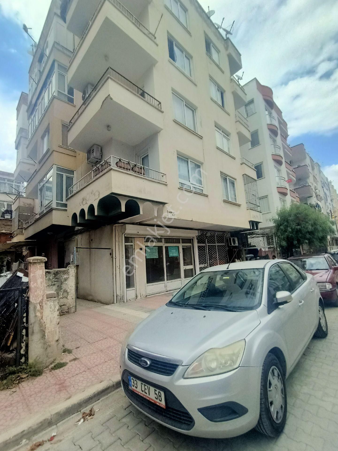 Mersin Cumhuriyet Mahallesi'nde 3+1 Satılık Daire