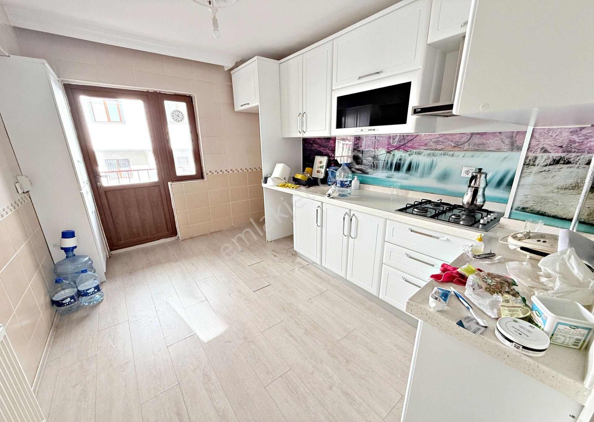 Gimsa Ve Ahi Mesud Bulvar Yakını_katta Full Yapılı Masrafsız 3+1