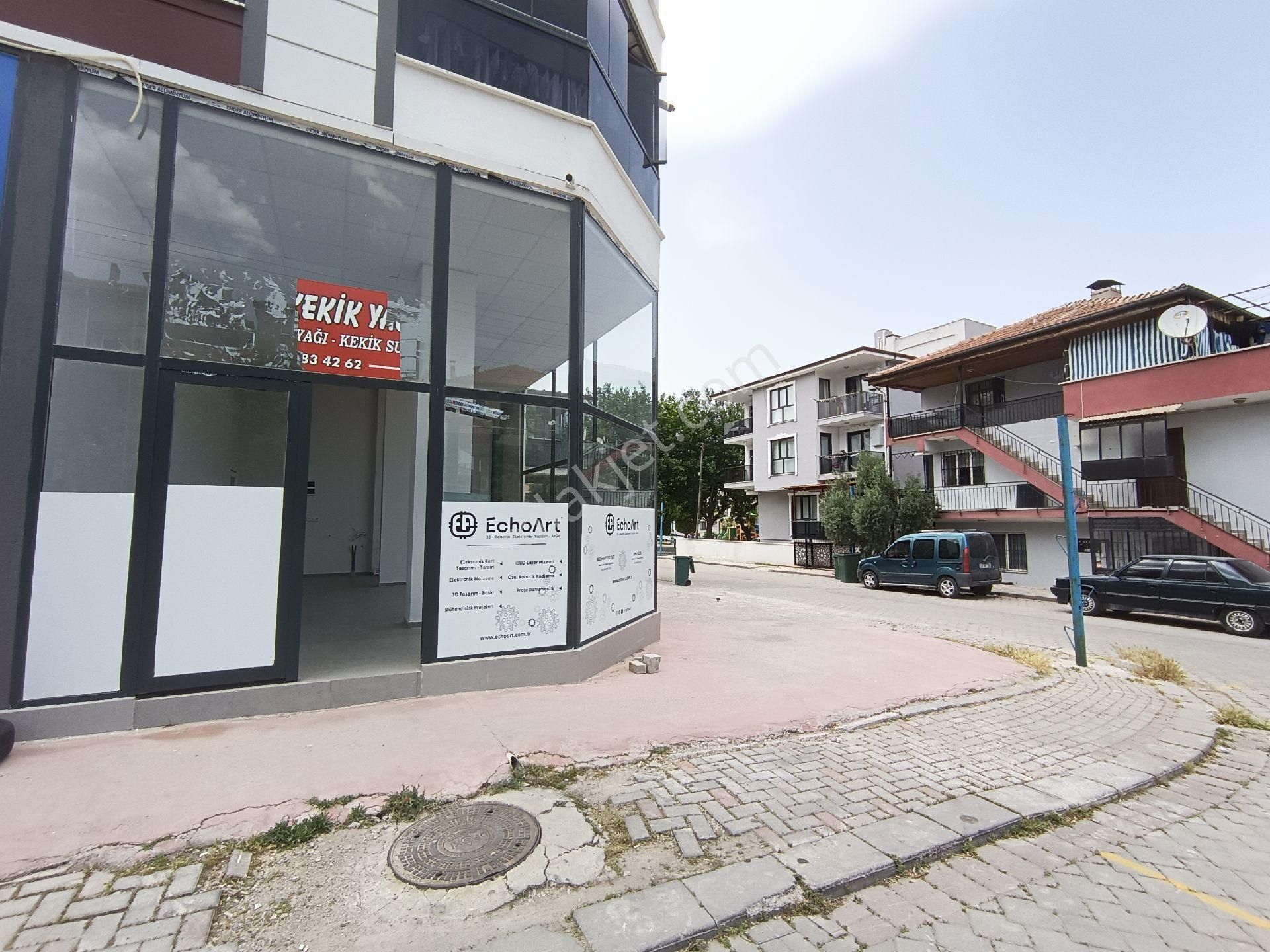 Yatırımlüx'den Zeytinköy De Satılık Köşebaşı Dükkan