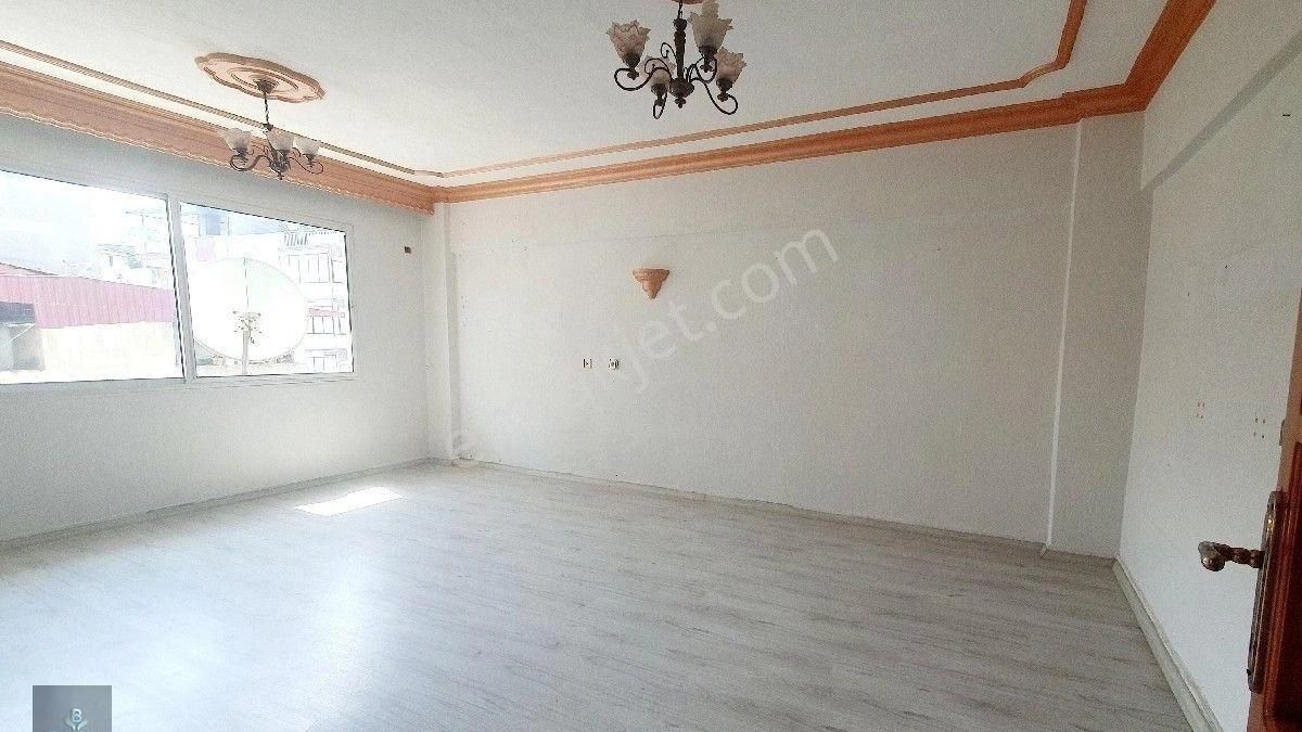 Karabağlar Yunus Emre Mahallesinde Kiralık 3+1 Ara Kat Daire
