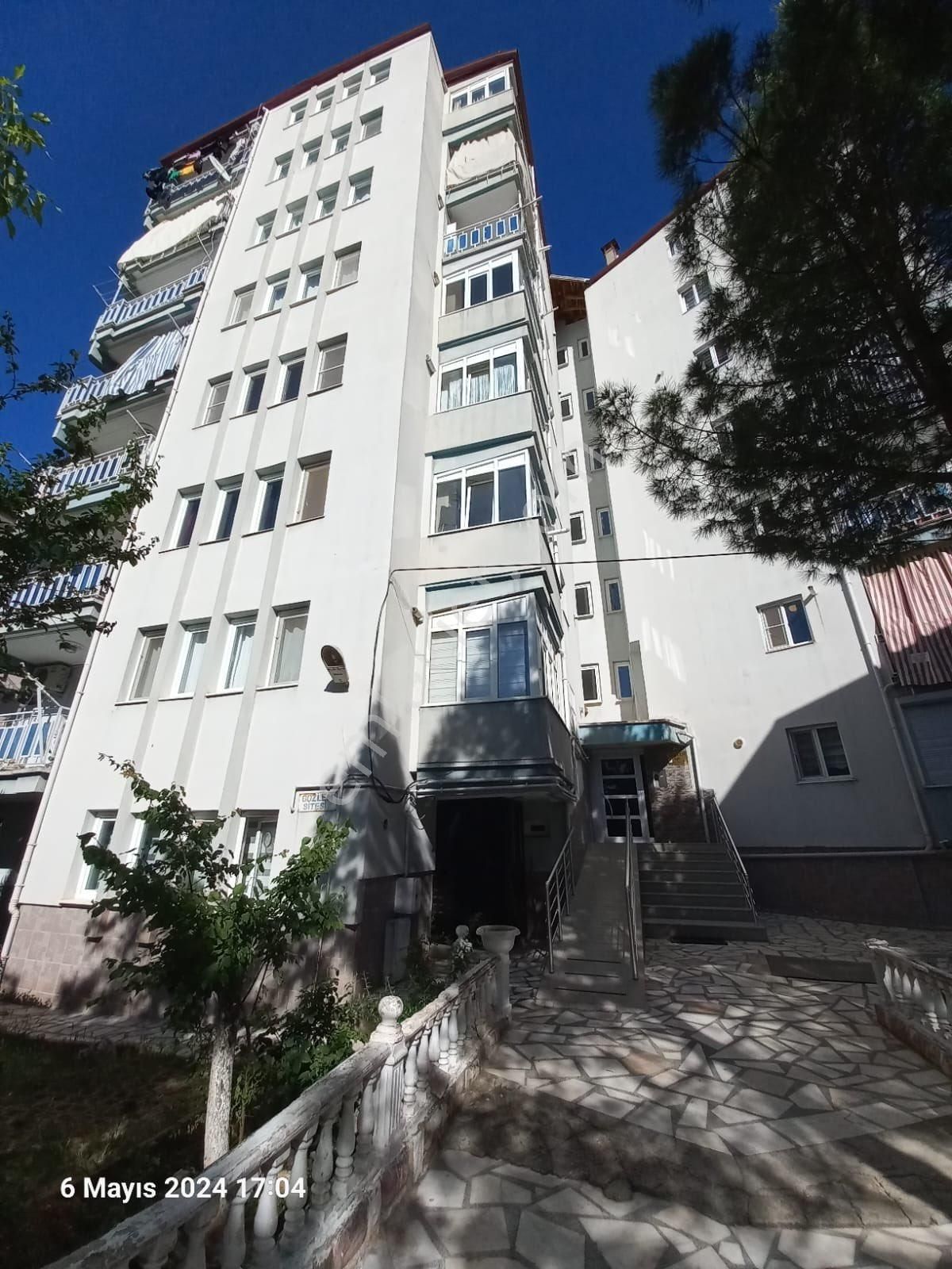 Servergazi Mahallesi Satılık 3+1 Arakat Fırsat Daire