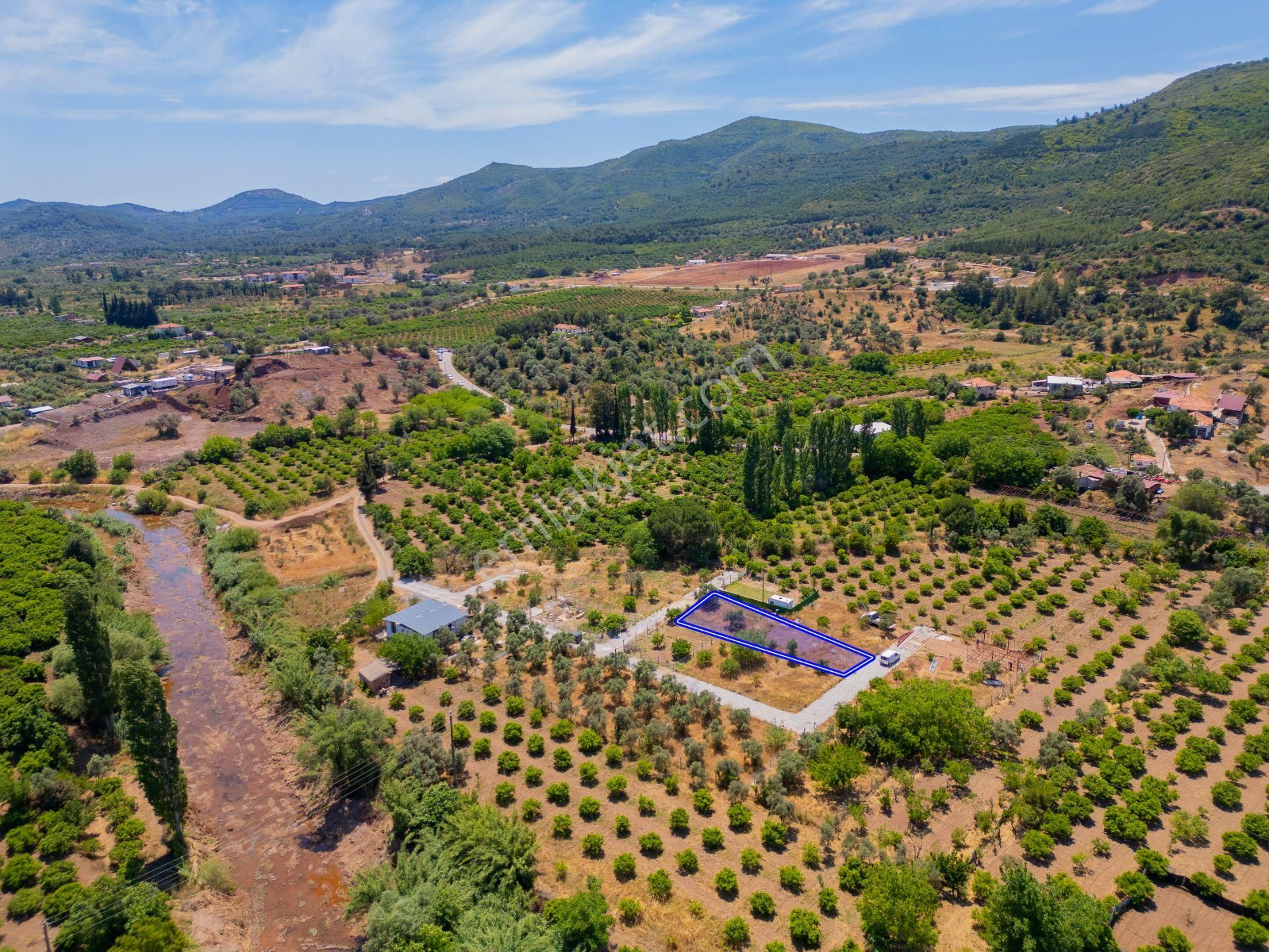 Seferihisar Kavakderede Altyapılı 250 M² Tapulu Arsa