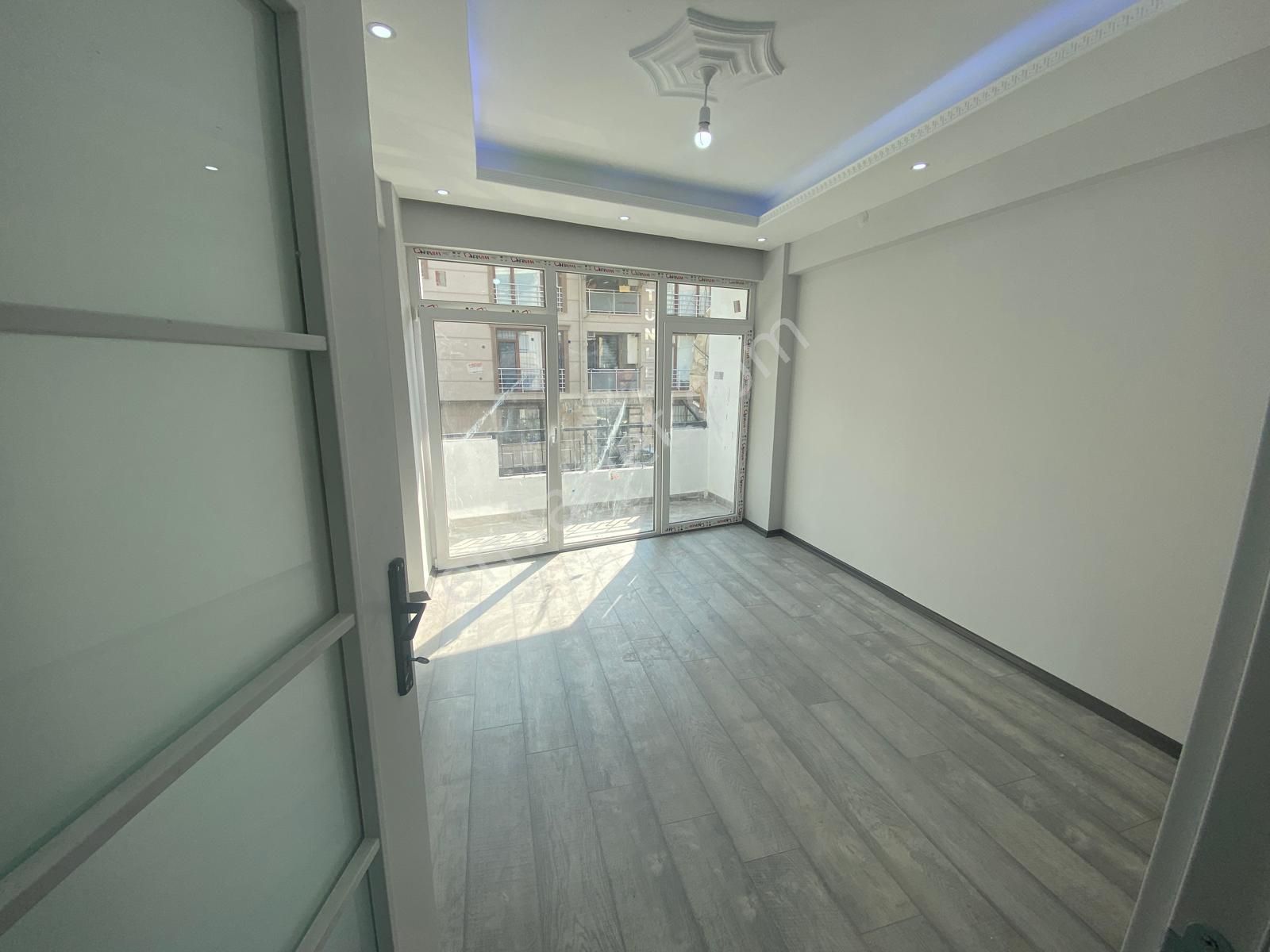 2+1 Gemlik Merkezde Tadilatı Yeni Bitti