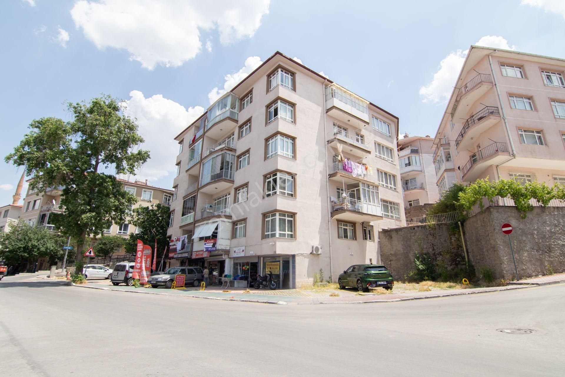 Çankaya Ertuğrulgazi Mahallesinde Merkezi Konumda Eşyalı 3+1 Kiralık Daire