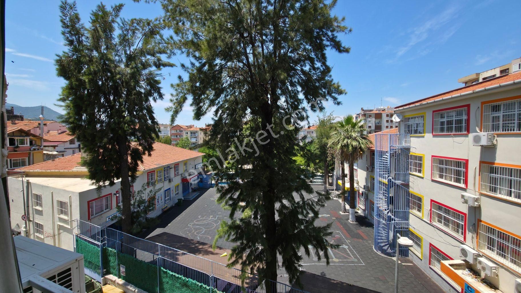 Ogün'den Güzelyalı Merkezde Ferah Dogalgazlı Arakat Kiralık Daire
