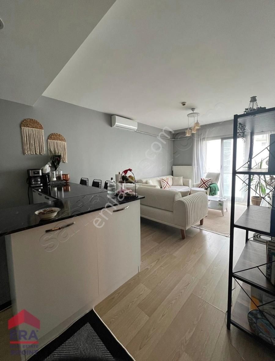 Terrace Mix Güvenlikli Havuzlu Sitede Metrobüse 5 Dk 1+1 Boş