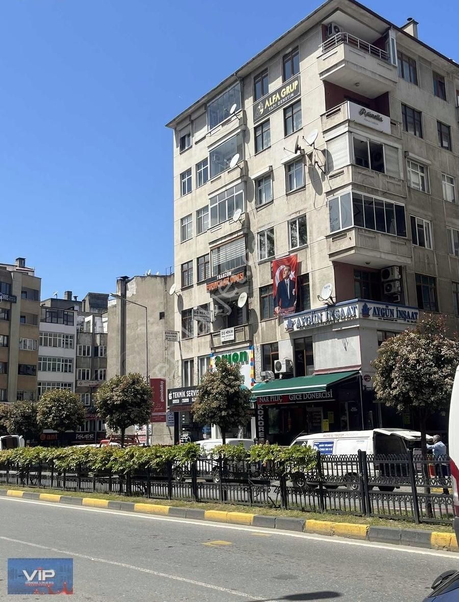 Vıp Gayrimenkul'den Tanjat Meydan'da Satılık İşyeri - Ofis