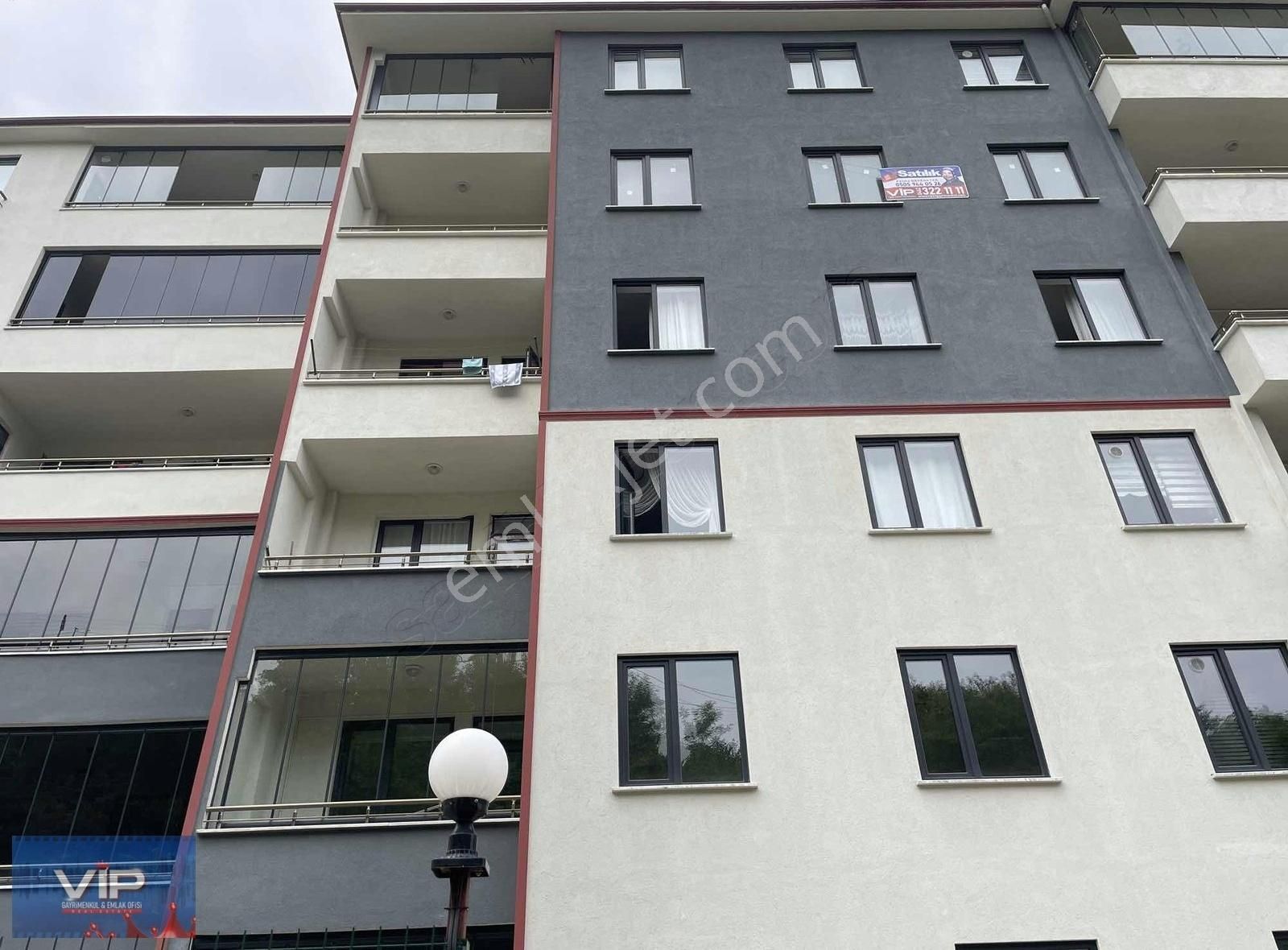 Karşıyaka Mahallesi'nde Satılık 3+1 Daire
