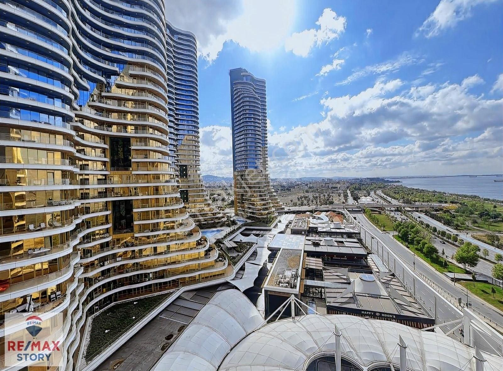 Kartal İstmarina Rezidans'da Deniz Manzaralı Kiralık 1+1 Daire.
