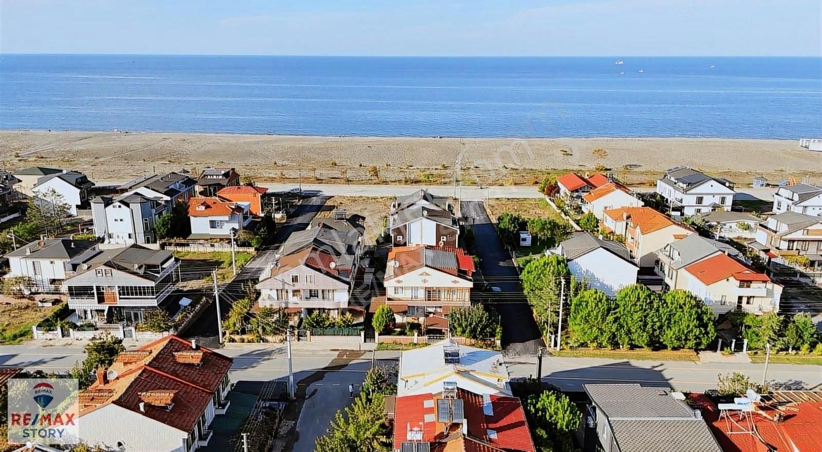 Sakarya Kocaali'de Site İçerisinde 8+2 Satılık Villa