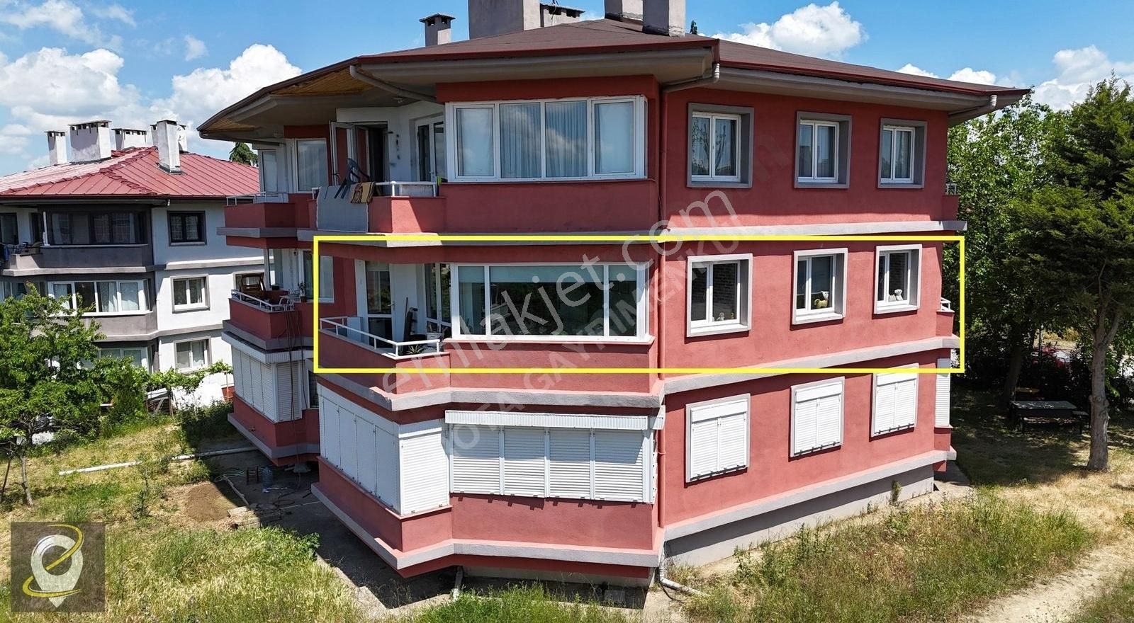 Rota'dan Yalova Subaşında 3+1 Arakat Mükemmel Konumlu Daire!
