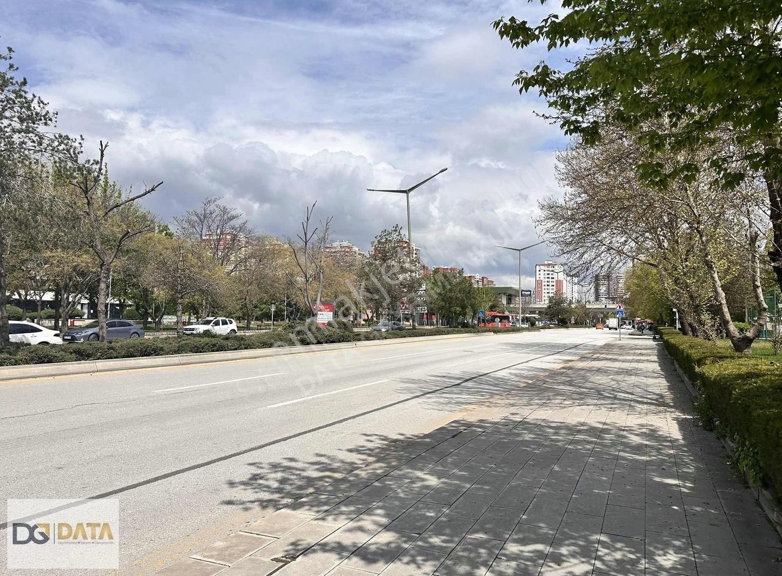 Kutlutaş Bloklarında Metro Yanı Eşyalı Kiralık 2+1 Daire