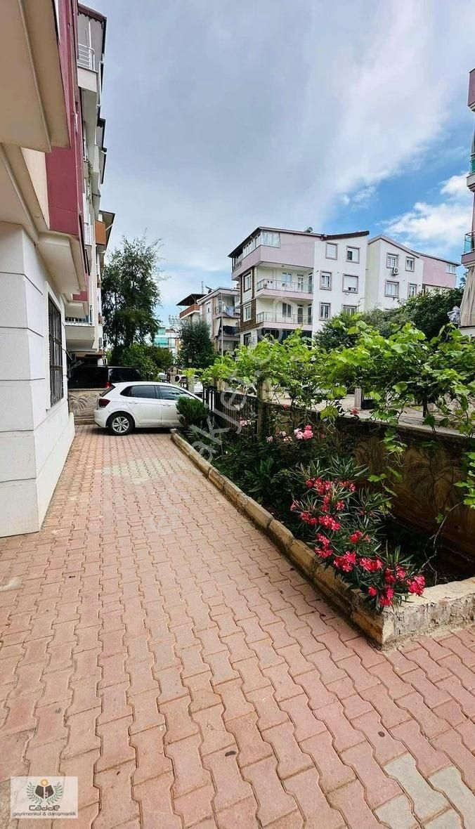 Etiler Mahallesinde Giriş Kat 2+1 Satılık Daire