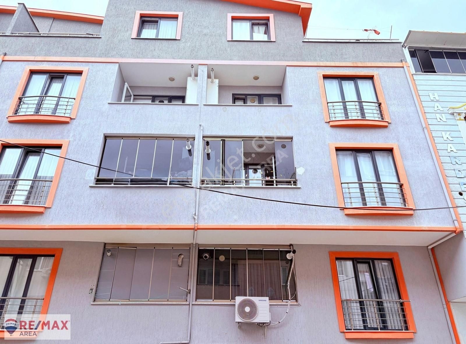 Remax Area'dan Emek'te Merkezi Konumda 6+1 Dubleks Daire
