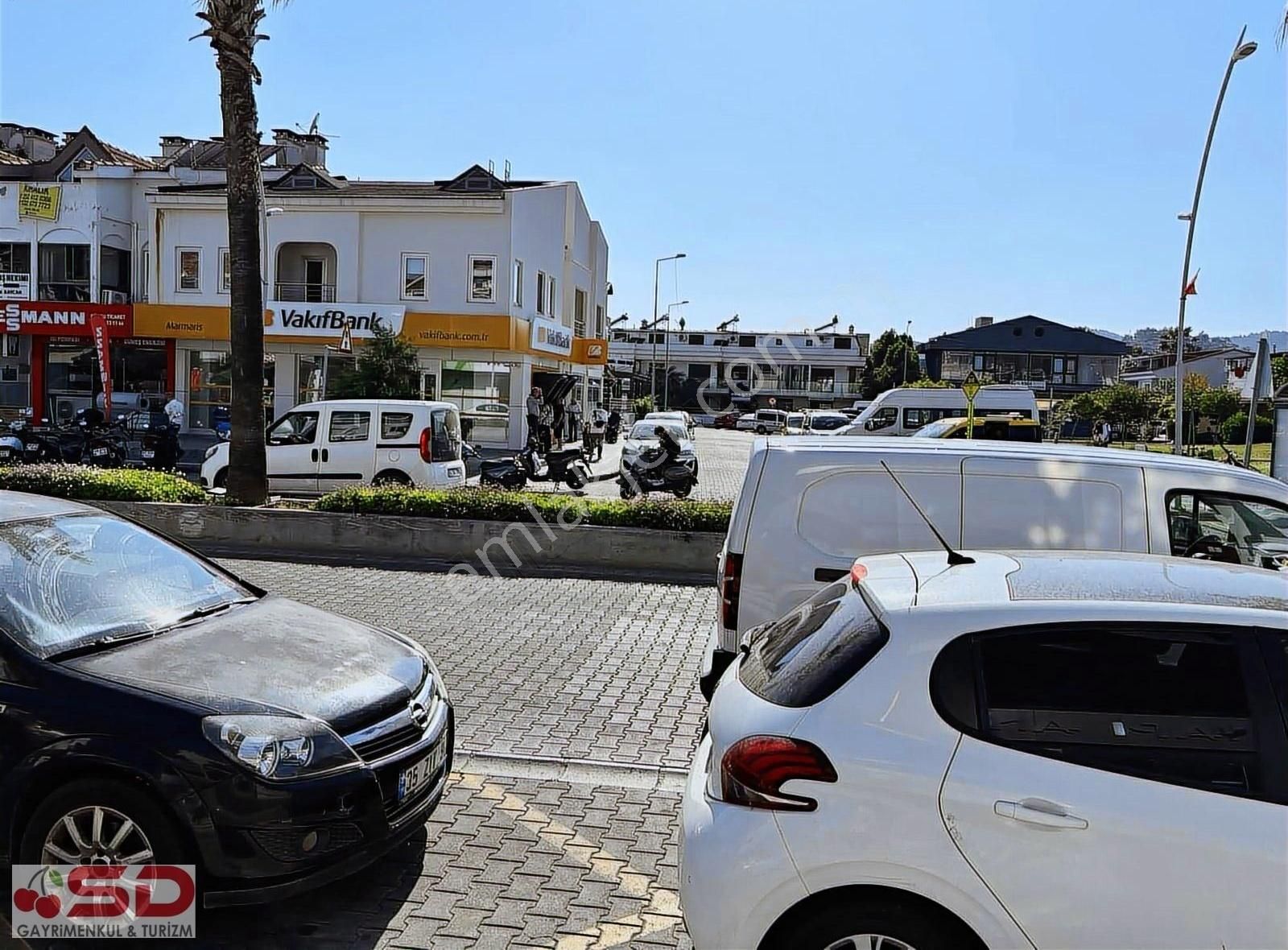 Bankalar Caddesinde 560 M2 4 Katlı İş Yeri En İşlek Yerde