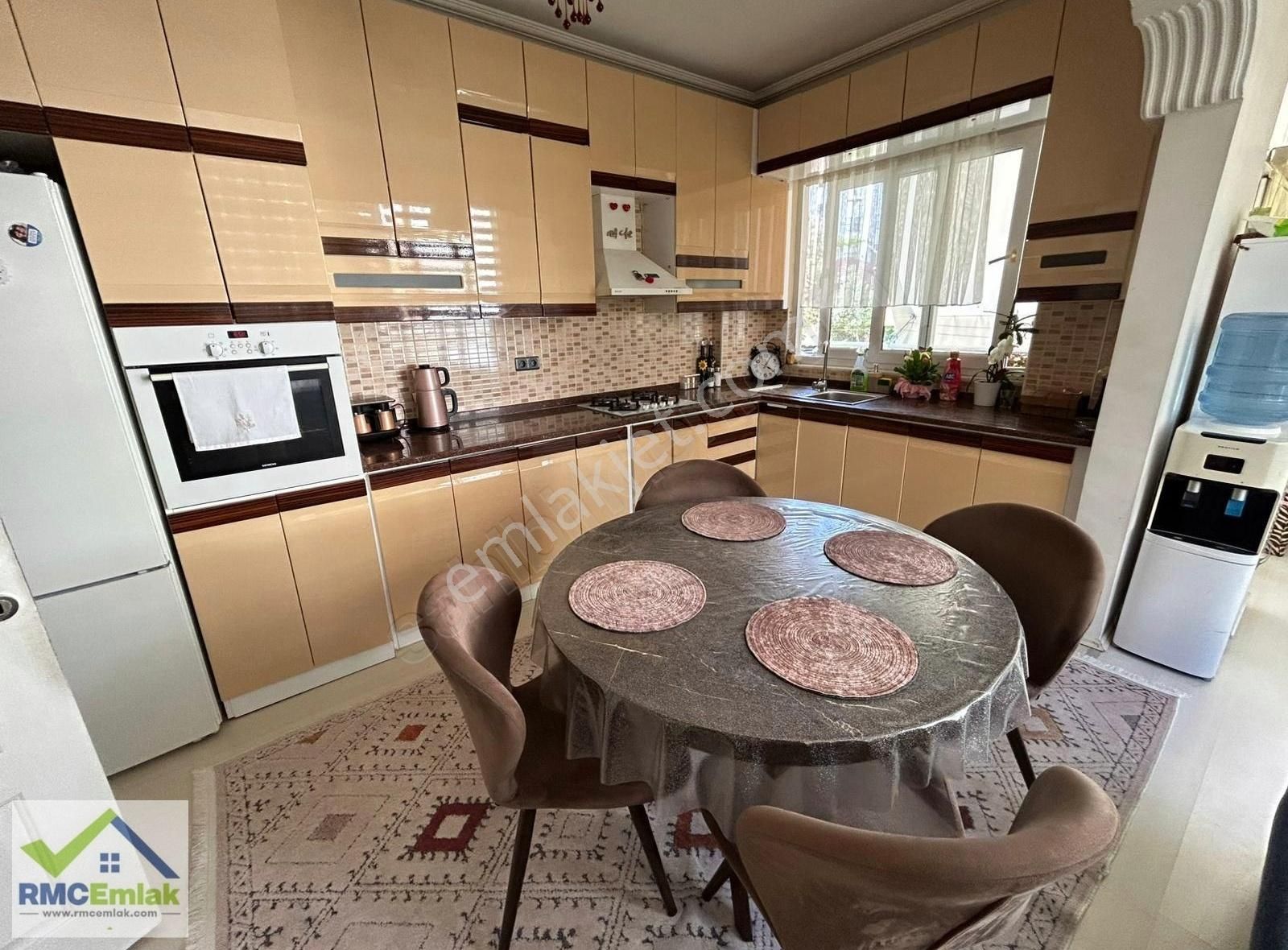 Alanya Merkez'de 3+1 Ayrı Mutfak Satılık Daire