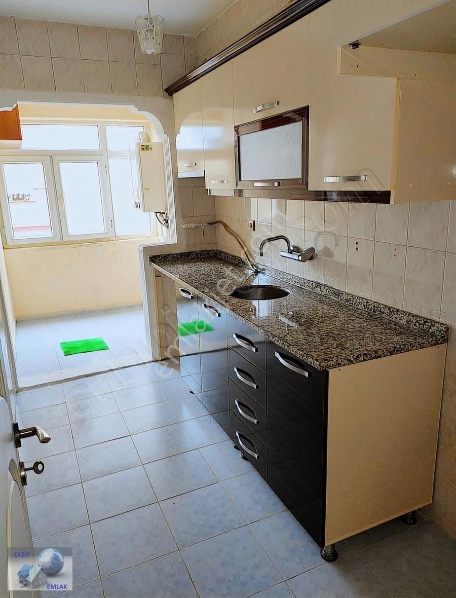 Çesit Emlak Cumhuriyet Mah De 1999 Yapımı 2+1 Kiralık Daire