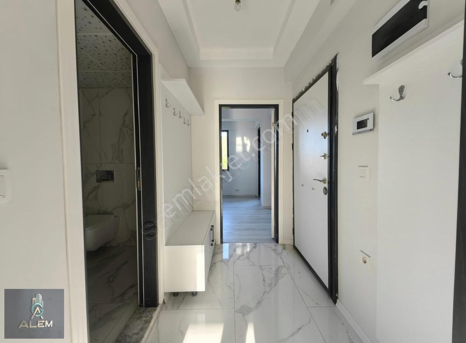 Dalaman Havalimanı Yolu Üzeri Kiralık Geniş Eşyasız 1+1 Daire