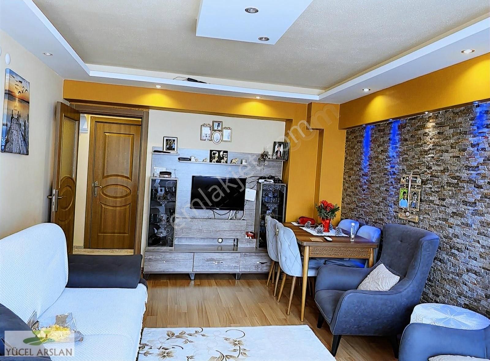 Çiğli İnönüde 3+1 Doğalgazlı Satılık Daire Günün Fırsat