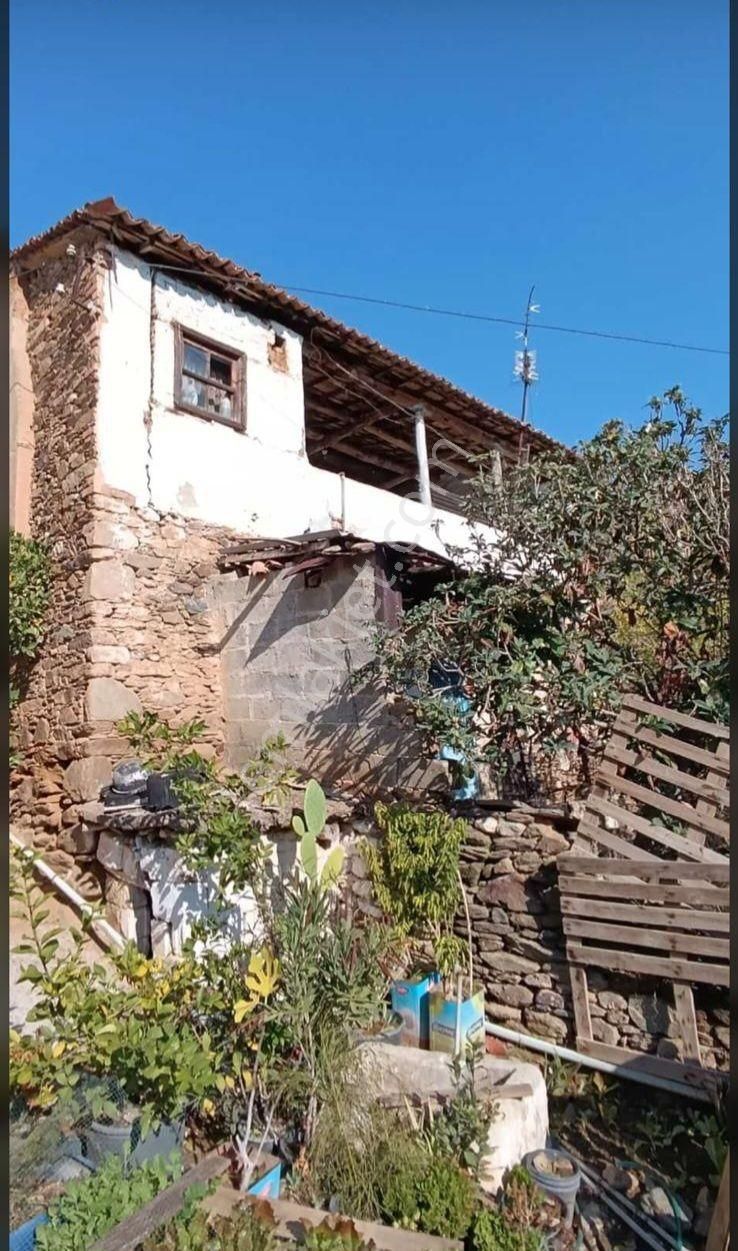 Bayındır Elifli Köyünde Satılık Köyevi