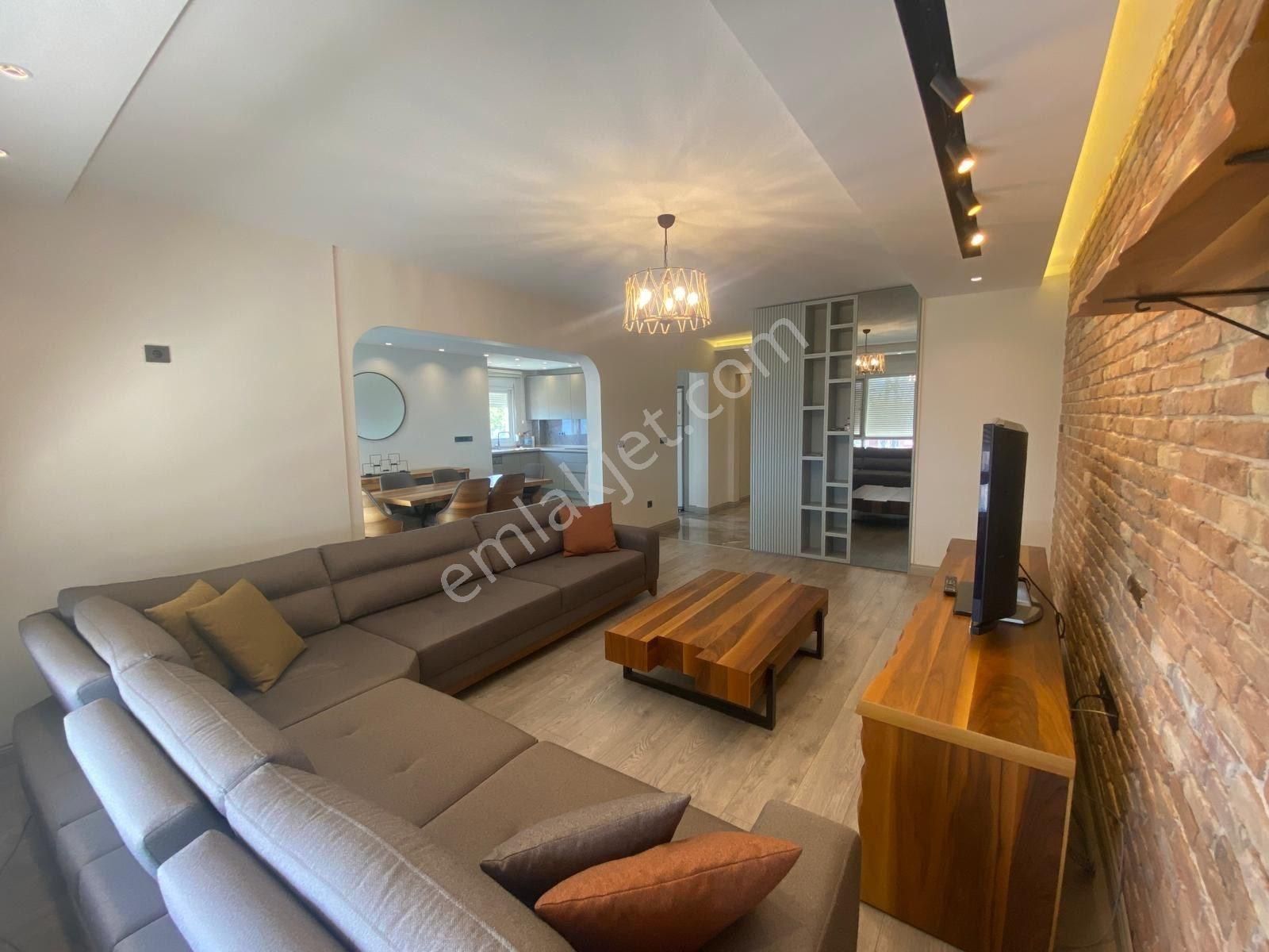 Karşıyaka Yüksek Vadi Evleri 140 M2 Satılık 3+1 Lüks Daire