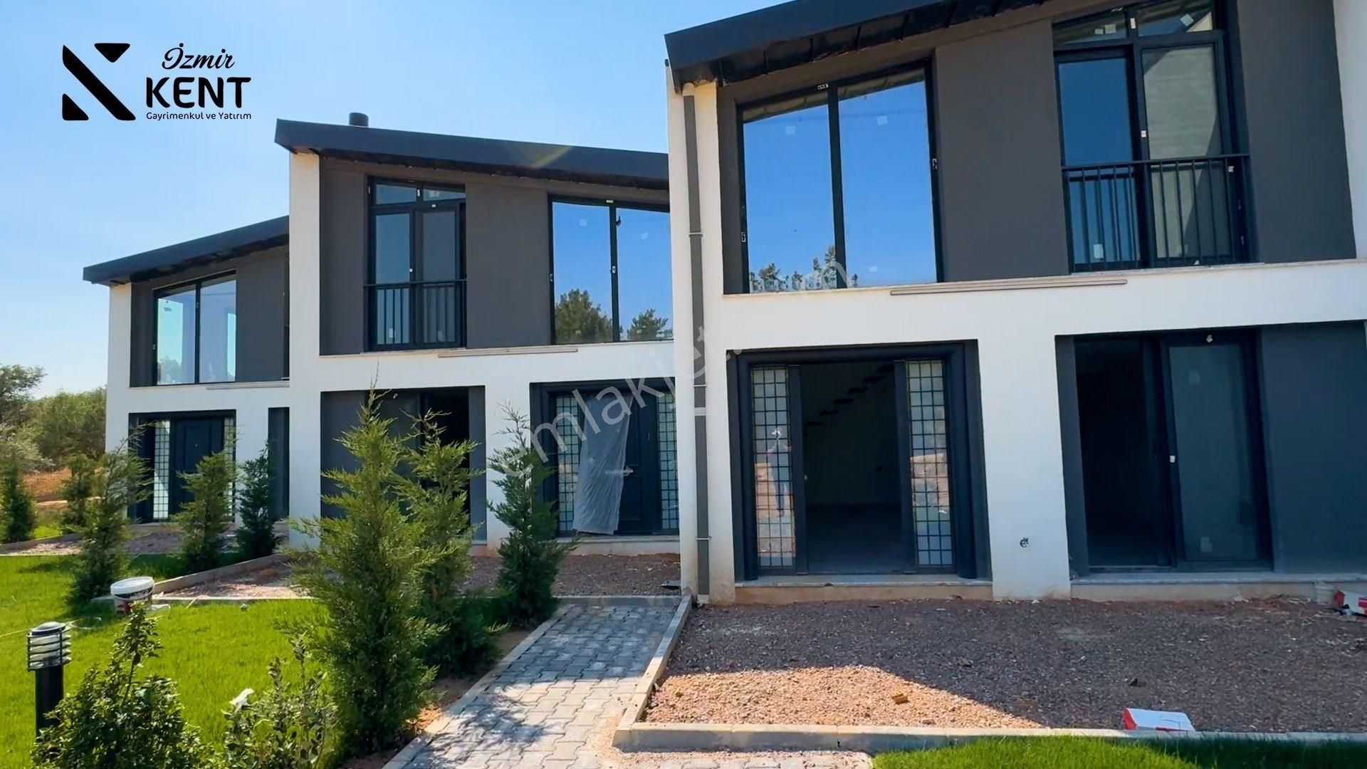 Kemalpaşa Kuyucak Satılık 140 M² Villa 2+1 Dubleks Site İçerisi