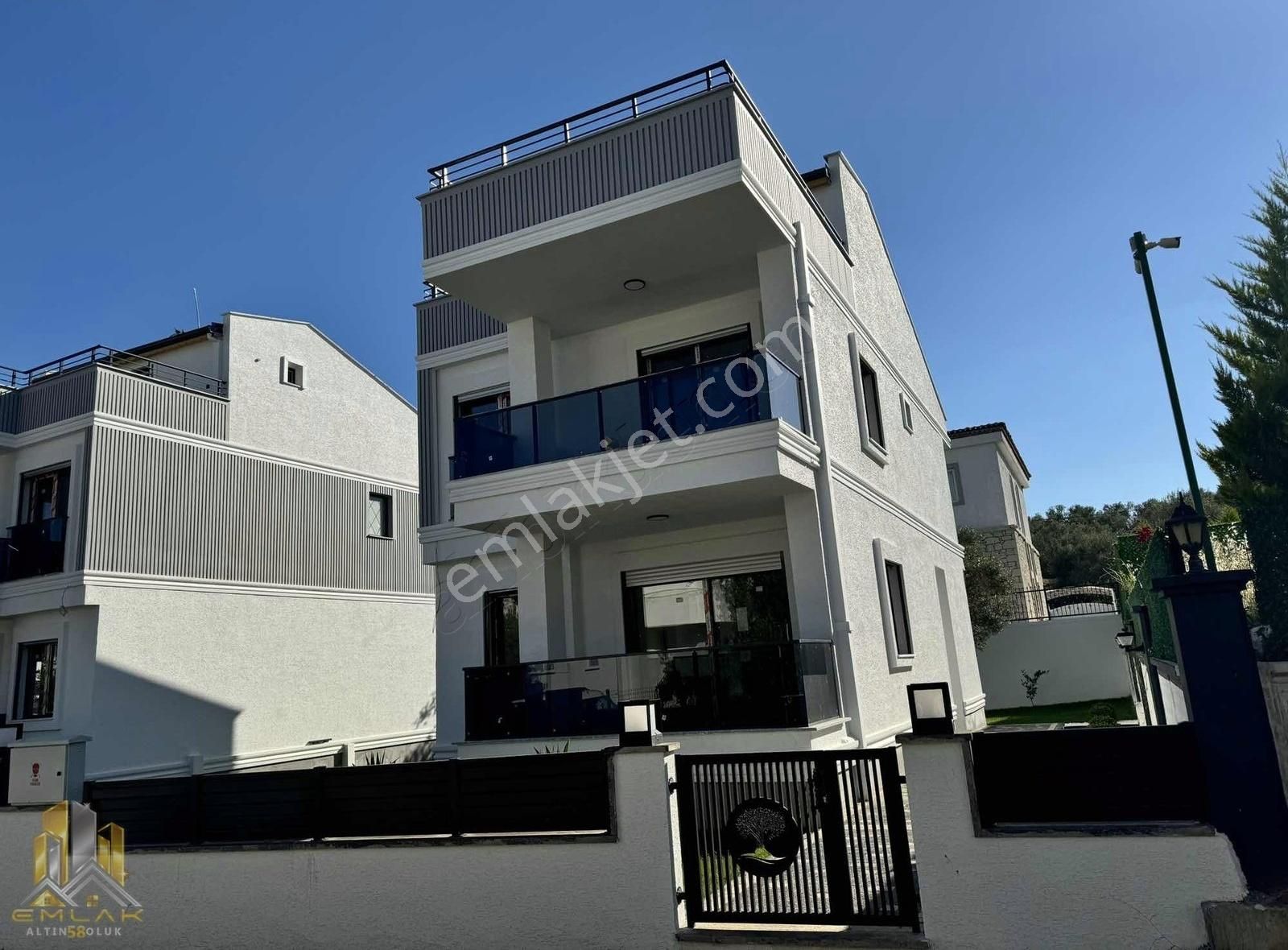 Emlak 58,den Avcılar Altı Müstakil 5+1 Sıfır Villa Manzaralı - Görsel 9