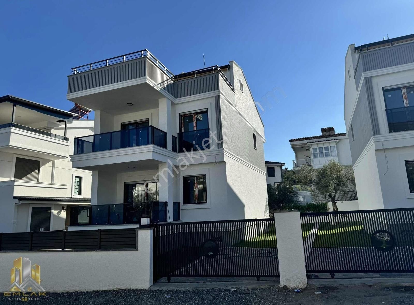 Emlak 58,den Avcılar Altı Müstakil 5+1 Sıfır Villa Manzaralı - Görsel 21