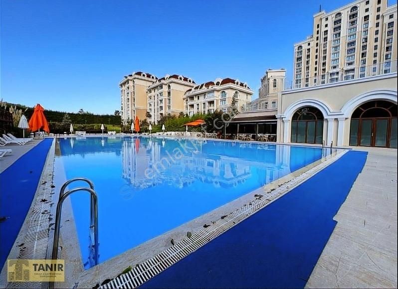 Pelican Hill De Göl Manzaralı Balkonlu Tadilatlı 145m2 Satılık