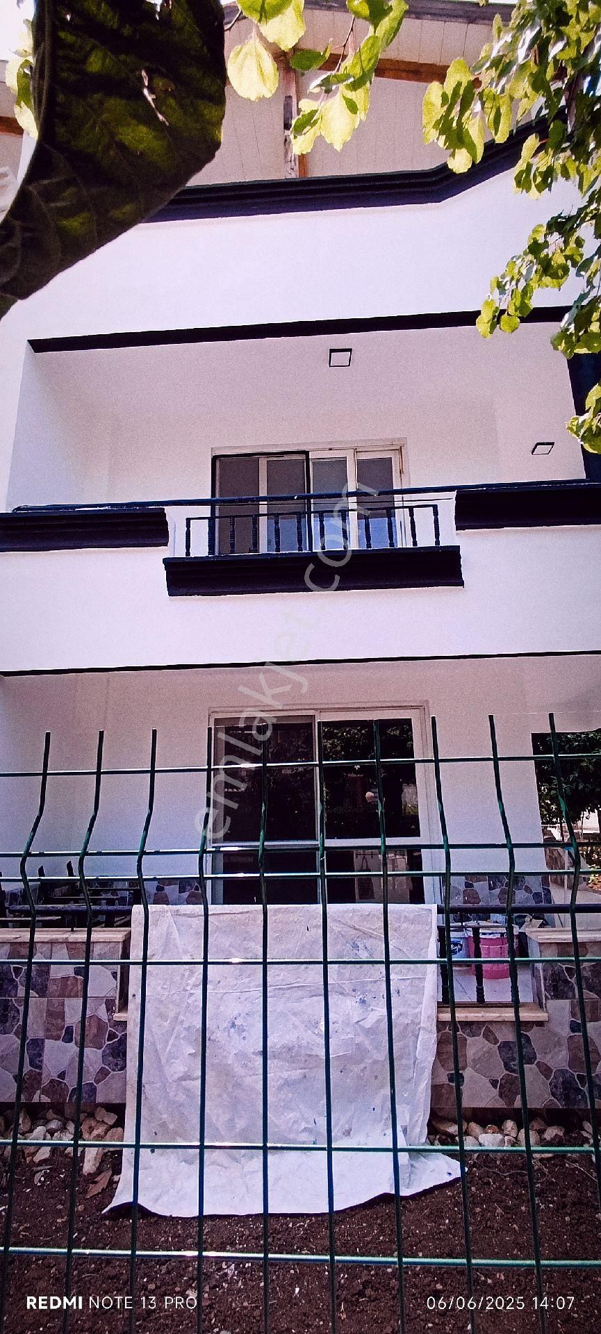 Aydin Didim Camlik Da Denize 800m Anayola Sifir 3+1 Villa