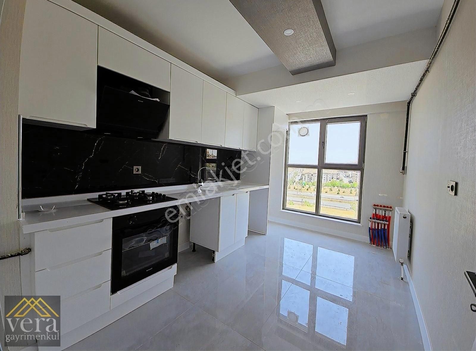 Muhteşem Mimari 2+1 Sıfır Önü Açık Full+full Yapılı İskanlı