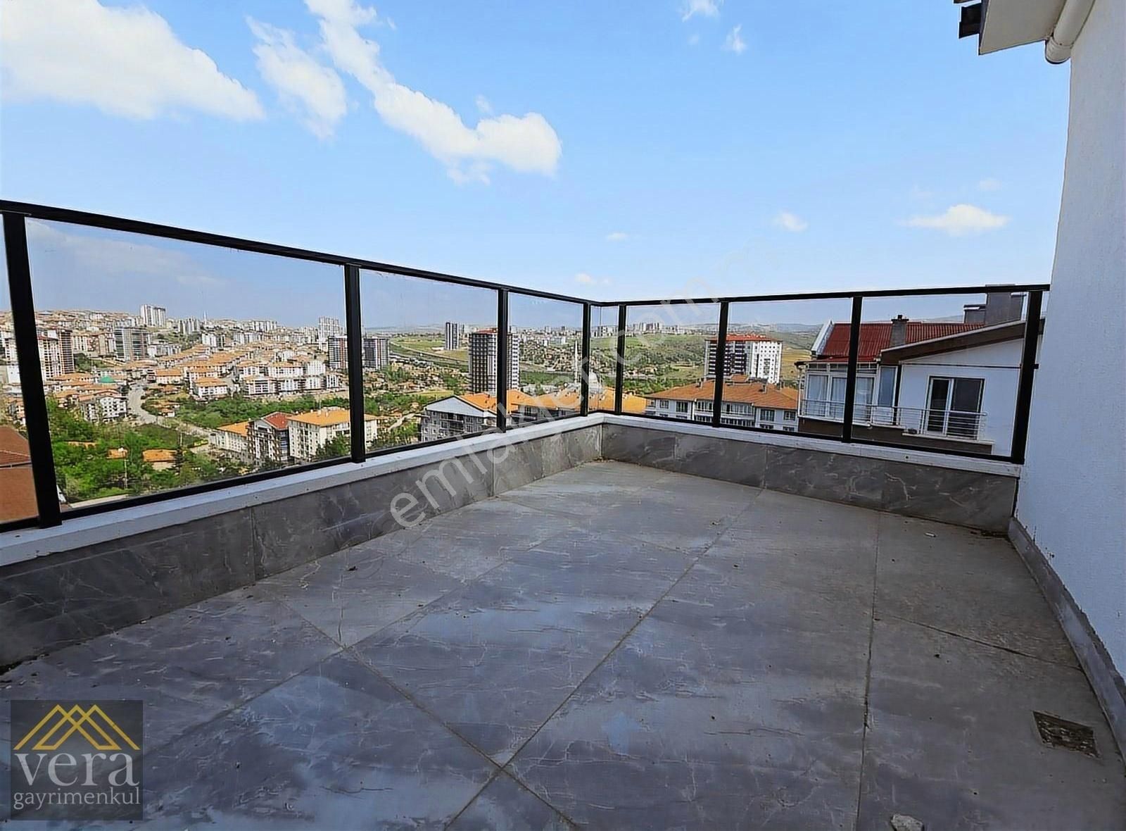 Ana Cadde Üstü Manzaralı Full Yapılı Sıfır 5+1 Dubleks