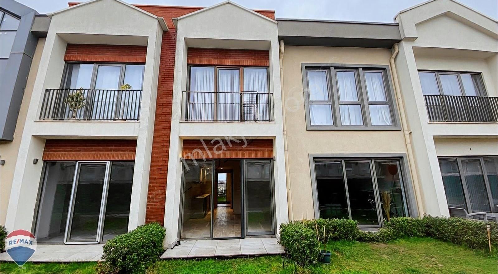 Remax Maviden Cadde54 Te Satılık 1+0 Bahçe Katı Ofis Home-office