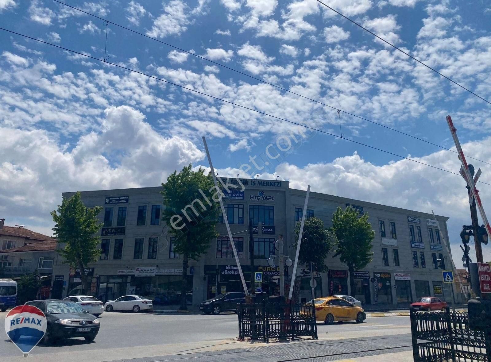 Remax Maviden Adapazarı Donatımda Satılık 46m² 1+0 Natamam Ofis