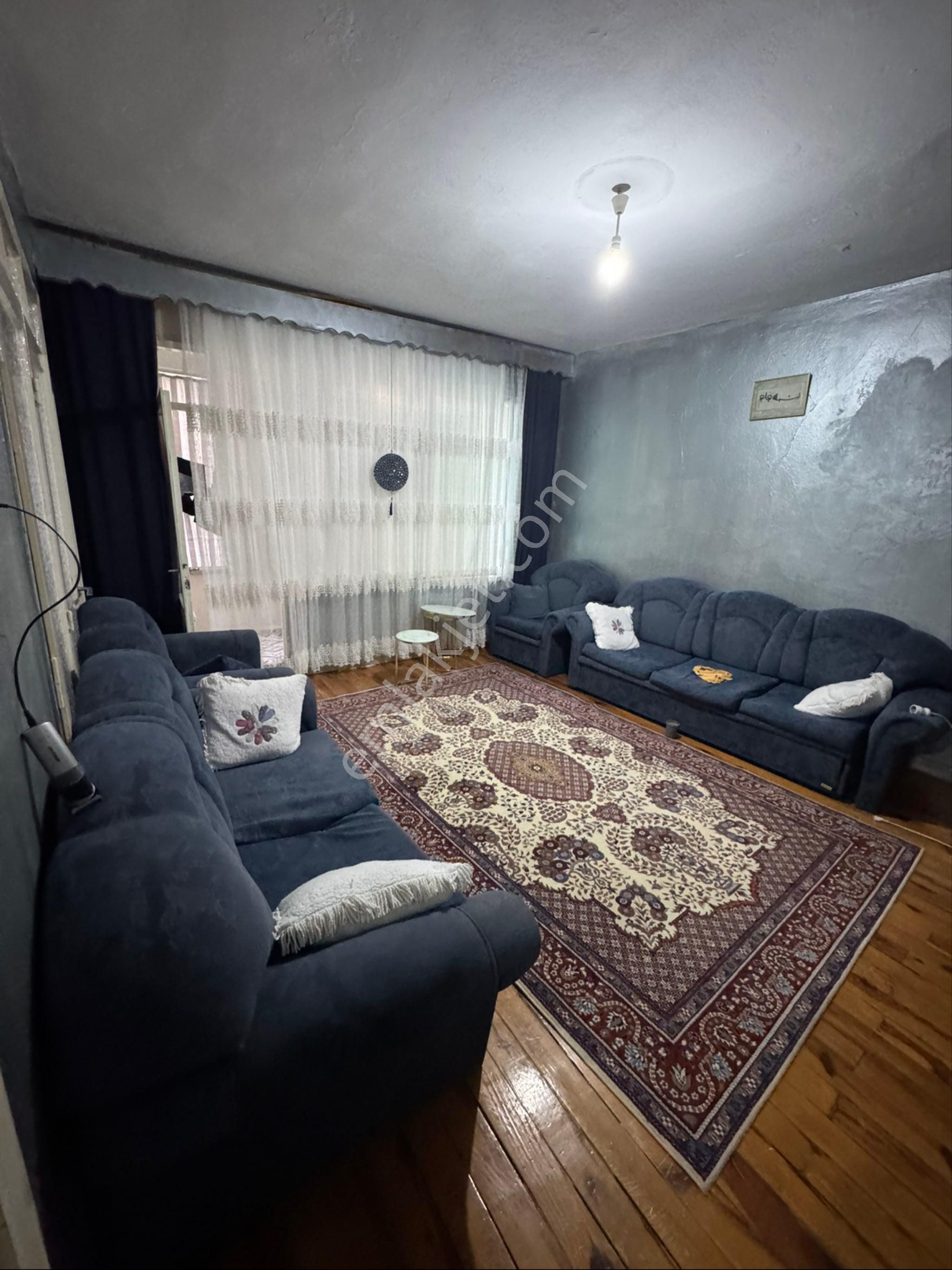 Çınarın Göbeğinde Satılık Fırsat 2+1 Arakat Daire