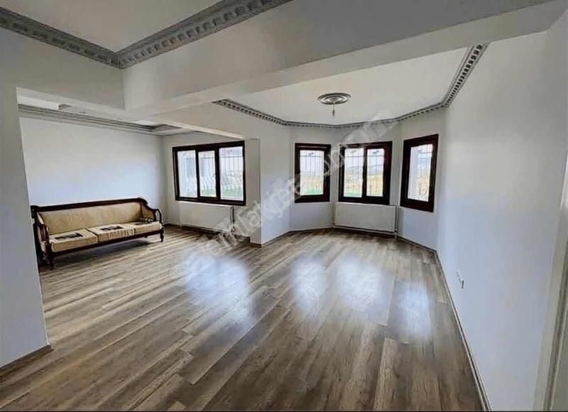 Doğa İçi Müstakil Tripleks Villa 530m2 Arsası Bahçeli 3 Katlı